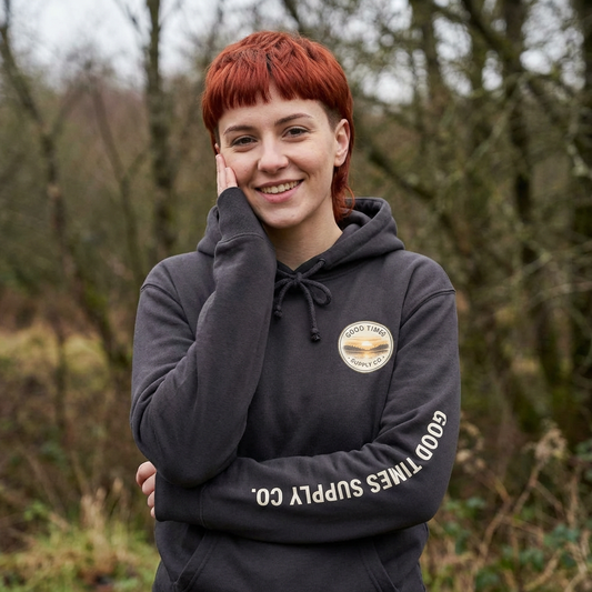 Vintage Outdoors — "Get Lost and Find Peace" Graphic Pullover