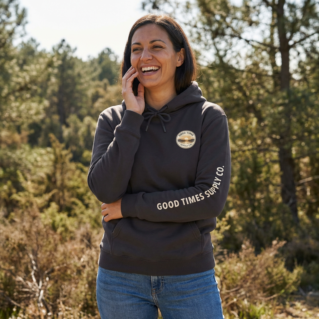 Vintage Outdoors — "Get Lost and Find Peace" Graphic Pullover